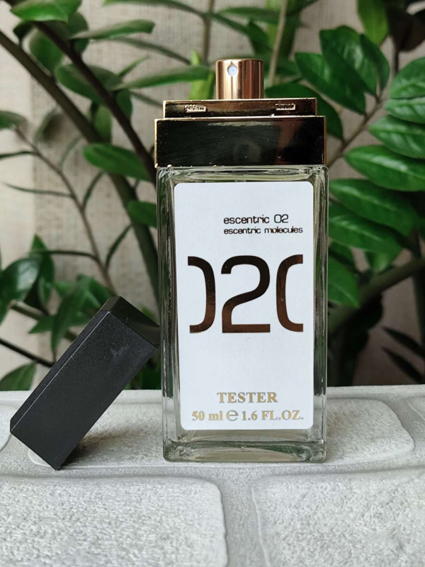 Парфуми унісекс, аромат за мотивами Escentric 02, У СУМОЧЦІ (50 мл)